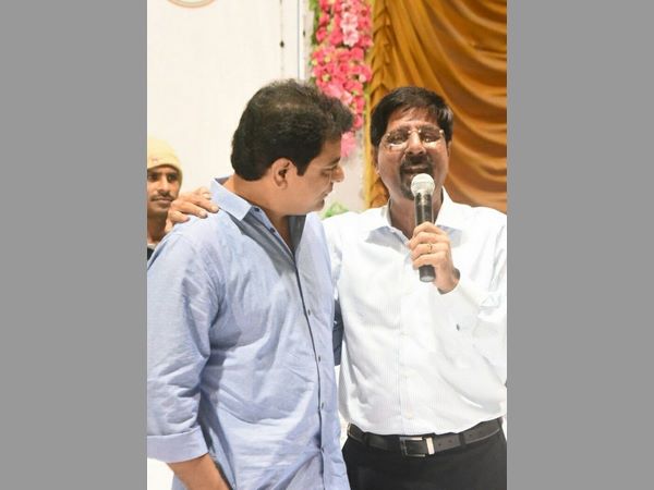  మూలిగే నక్కపై తాడిపండు పడినట్లు