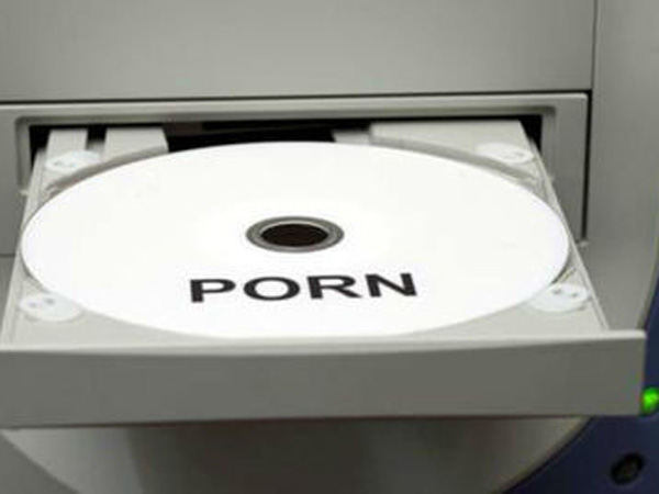  యువతను చెడగొట్టి: