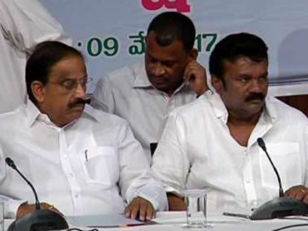 ప్రభుత్వ వ్యతిరేకులపై ద్రోహులన్న ముద్ర వేసే యత్నం