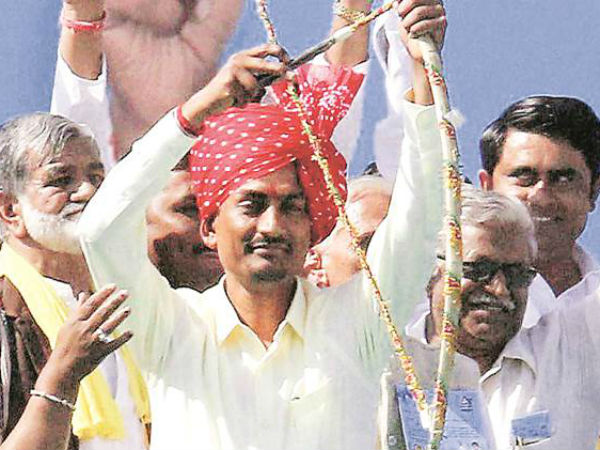 వ్యూహం బయటపెట్టని అల్పేశ్ ఠాకూర్ 