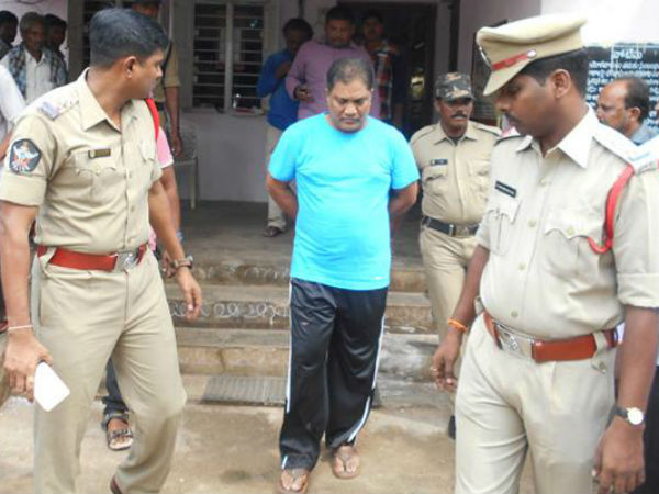 పద్మలతతో సెటిల్, ఓ స్థలం అమ్మి ఇచ్చినా తగ్గలేదు