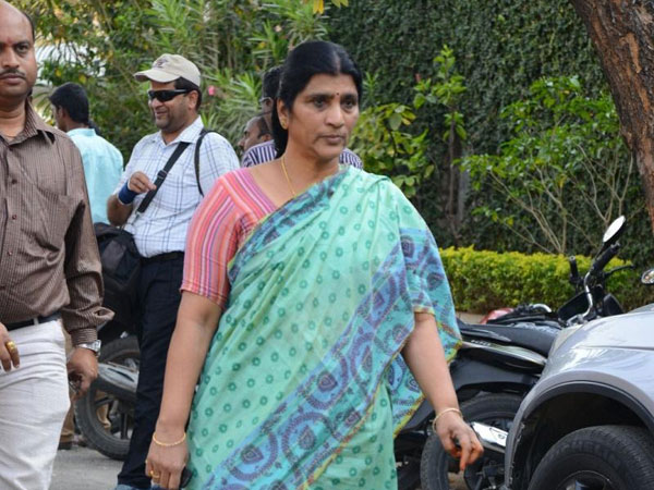  తల్లిని అడిగినట్టే!.. నేనేం అందగత్తెనా?: