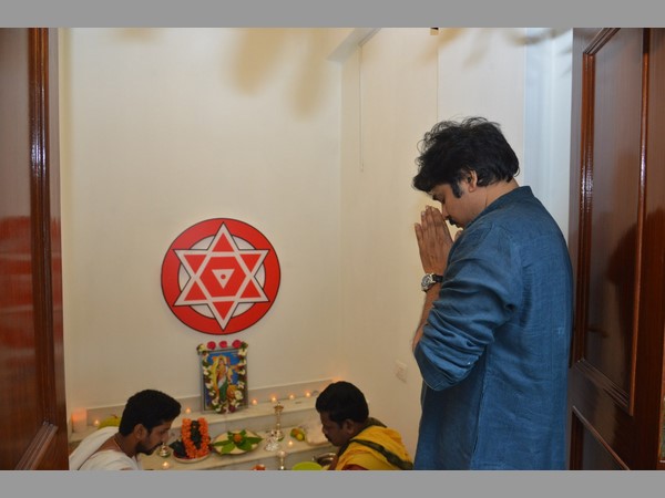 పవన్ కళ్యాణ్ అందుకు పని చేయాలి