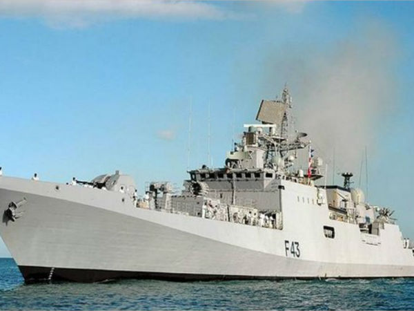  ఎటునుంచి తోక జాడించినా...