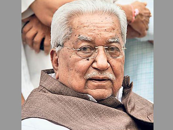  మద్దతుపై పటేళ్లలో ఇలా భిన్నాభిప్రాయాలు