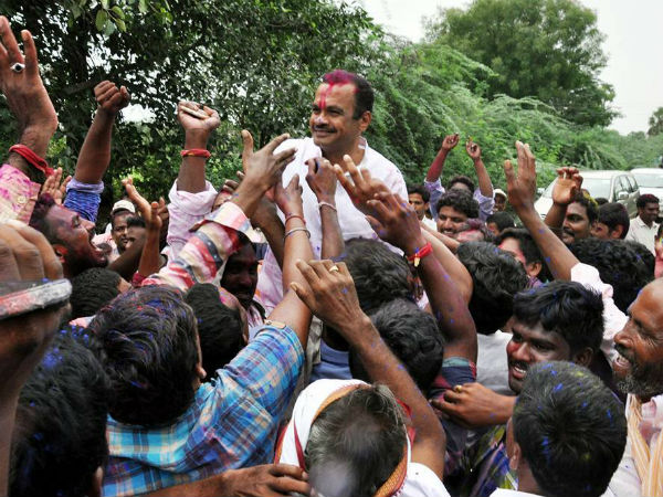 రేవంత్ కన్నా దూకుడుగా ఉండాలని