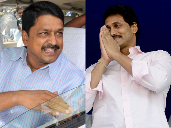 జగన్‌కు పాదయాత్ర చేసే అర్హత లేదు