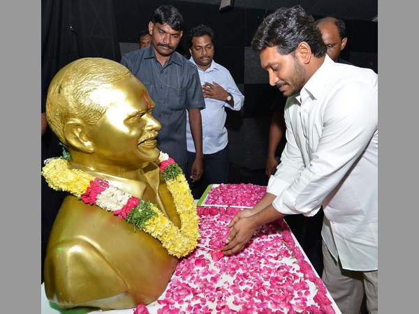 చంద్రబాబు మాత్రం ఇలా