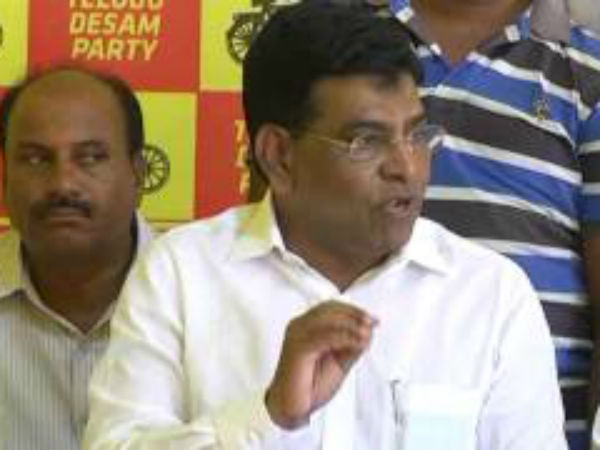 న్యూడ్ ఫోటోలు ఉన్నాయని....