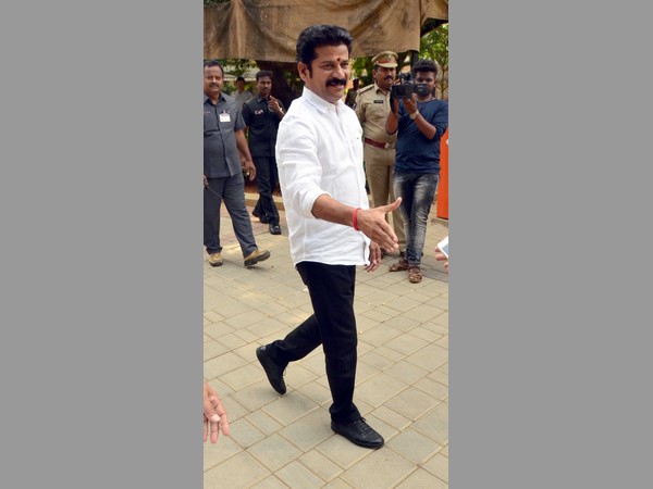 రేవంత్ రెడ్డి వెంట వేం నరేందర్ రెడ్డి