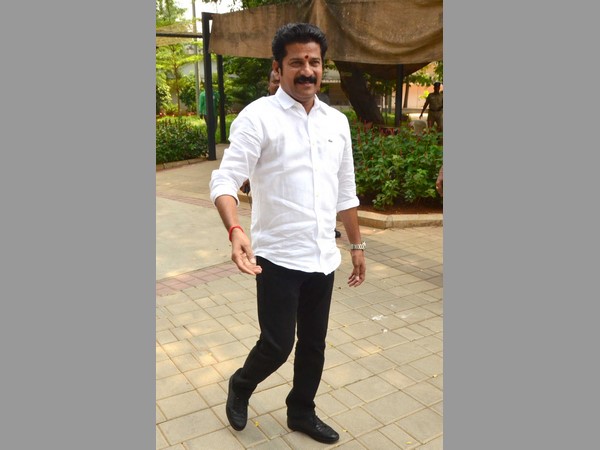 రేవంత్ రాజీనామా లేఖను చదవమన్న బాబు