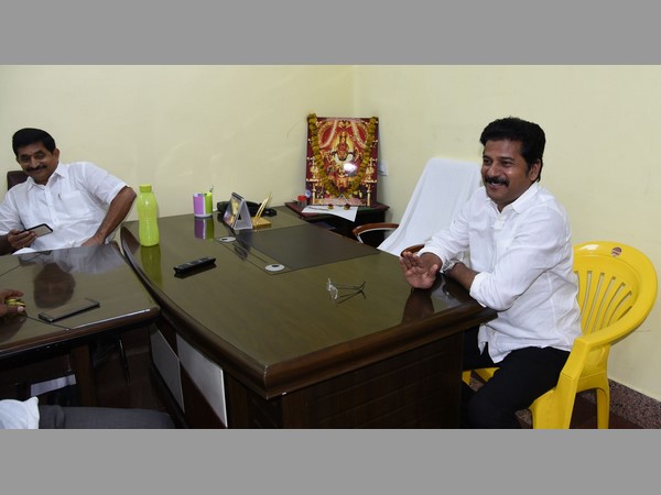 నాడు రేవంత్ వెంట ఢిల్లీకి జానా తనయుడు