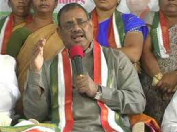 కాంగ్రెస్ నేతలతో కుంతియా చర్చలు