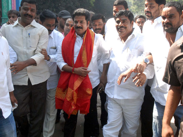  పార్టీలో ఆందోళన