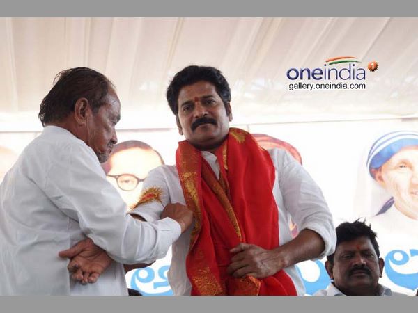  కేసీఆర్‌ను దెబ్బతీసేందుకు భారీ ప్రణాళిక, సంప్రదింపులు