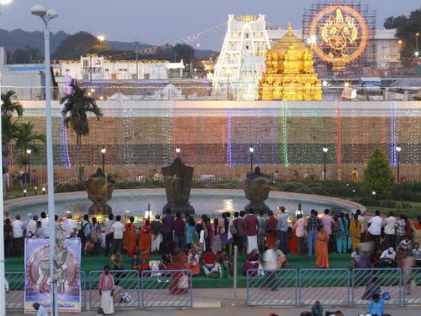 అధిక ధరలు వసూలు చేస్తున్నా..