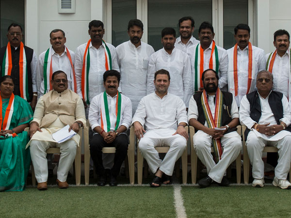 కేడర్‌ను కాపాడుకునేందుకు టీడీపీ, టీఆర్ఎస్ యత్నం