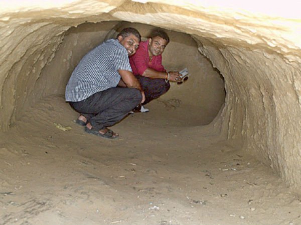  జాతిరత్నాలు, కిరీటాలు బయటపడ్డాయి..