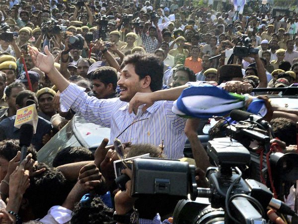 రూ.4000 కోట్లు ఖర్చు చేసి ఎలా గెలుస్తారో చూస్తా