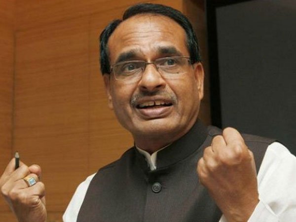  కానీ ఇప్పుడు బడాజిరాలో కనిపించని క్యాష్ లెస్ అంతా నగదే