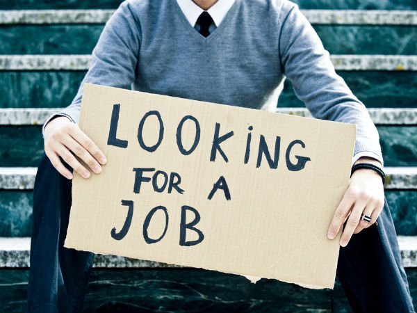 1.52 లక్షల ఉద్యోగాలు ఊడిపోయాయి !