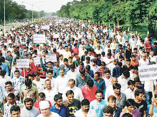  పటేళ్లు 36 వేల మంది కీలకం