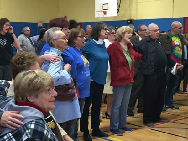 ఫాల్గుణికి మద్దతుగా ఎన్నారైల ర్యాలీ...