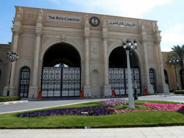 సొంత వారని కూడా చూడలేదు...