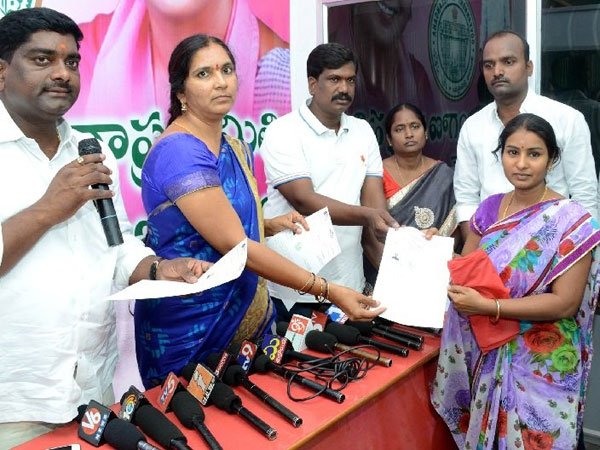 కబ్జాలో ఉన్నట్లు తేలితే చర్యలు తీసుకుంటామన్న మెదక్ ఆర్డీవో కబ్జాలో ఉన్నట్లు తేలితే చర్యలు తీసుకుంటామన్న మెదక్ ఆర్డీవో