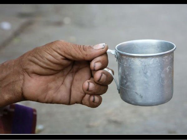 నిద్రపోతుంటే తీసుకువచ్చారు... నిద్రపోతుంటే తీసుకువచ్చారు...