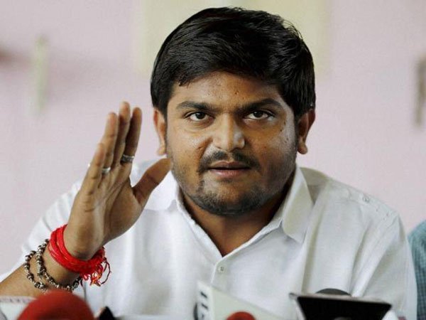  పాటిదార్ల ఆందోళనపై ఉక్కుపాదం మోపిన గుజరాత్ సర్కార్