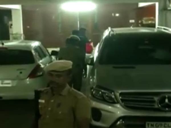 మహిళా కళాశాలలో విలువైన ఆస్తులు