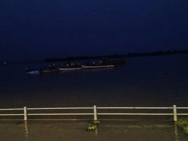 సహాయక చర్యలకు ఆంటంకం ఏర్పడుతోంది