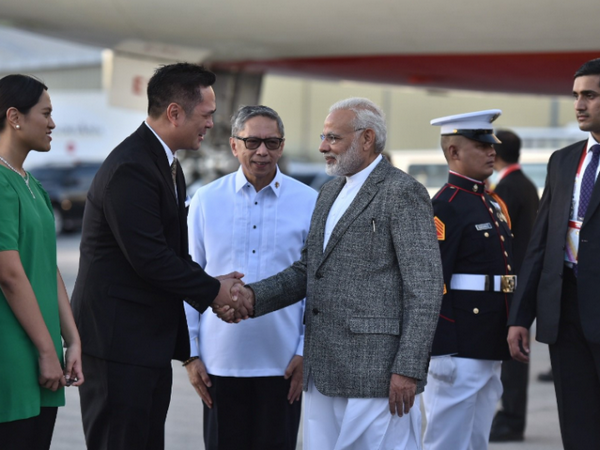 ఫిలిప్పీన్స్ లో ఇలా మోదీ పర్యటన ఫిలిప్పీన్స్ లో ఇలా మోదీ పర్యటన