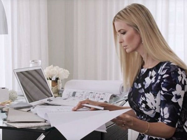  రియల్ ఎస్టేట్ లో మహిళ...