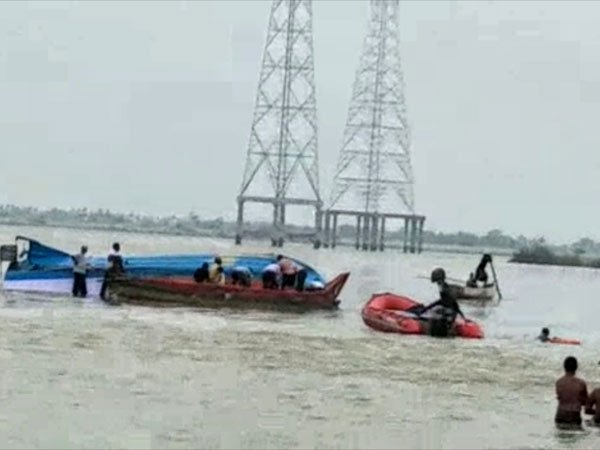 బోటులో 41 మంది, రివర్ బోటింగ్ సంస్థపై కేసు బోటులో 41 మంది, రివర్ బోటింగ్ సంస్థపై కేసు