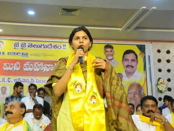 అఖిలప్రియ సహా వారిని బర్తరఫ్ చేయాలి