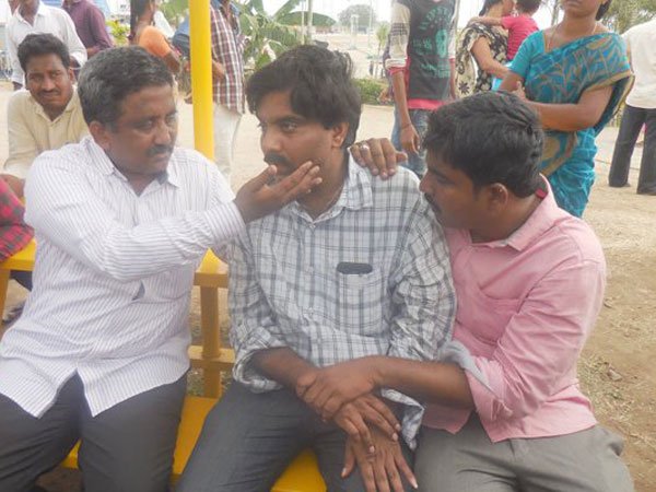 ఎవరి కోసం బతకాలి?: ఎవరి కోసం బతకాలి?: