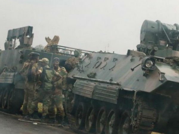 దద్దరిల్లిన హరారే వీధులు... దద్దరిల్లిన హరారే వీధులు...