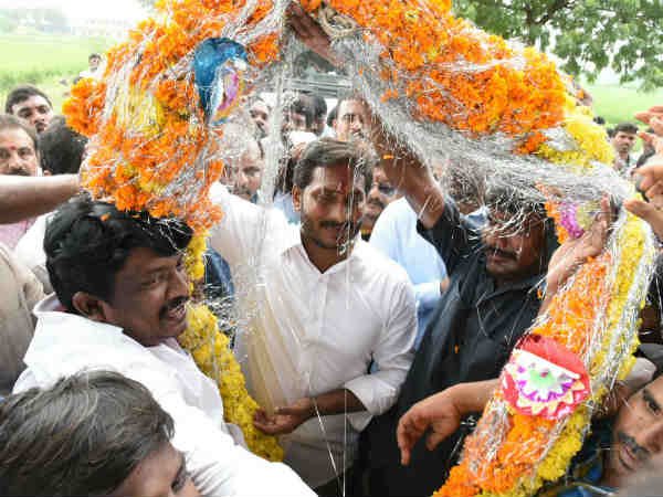 నిరీక్షణను చూసి చలించిన జగన్