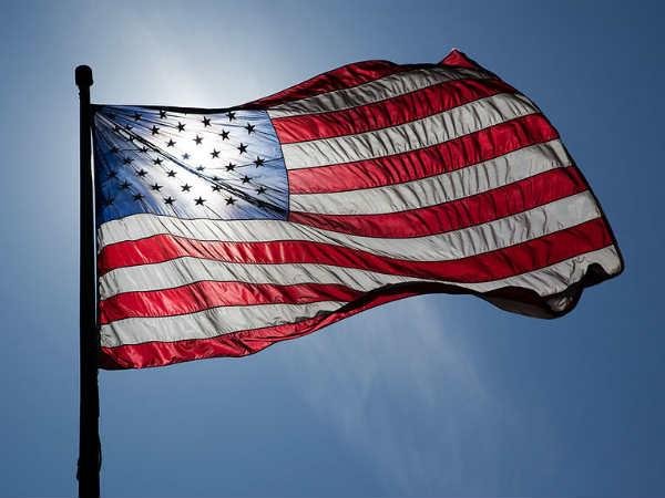 అమెరికా ఉద్యోగులకు రక్షణ