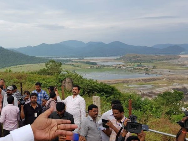 విందు భోజనాలు..