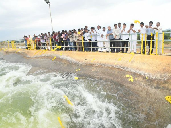 హారతిచ్చిన బాలకృష్ణ, లోకేష్