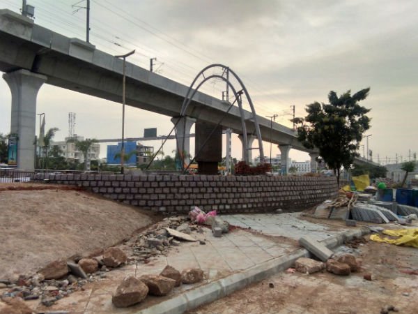  మెట్రోపై ప్రభుత్వం పట్టు