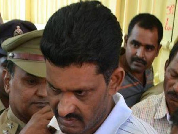  సూపరిండెంట్ గదిలోనే: