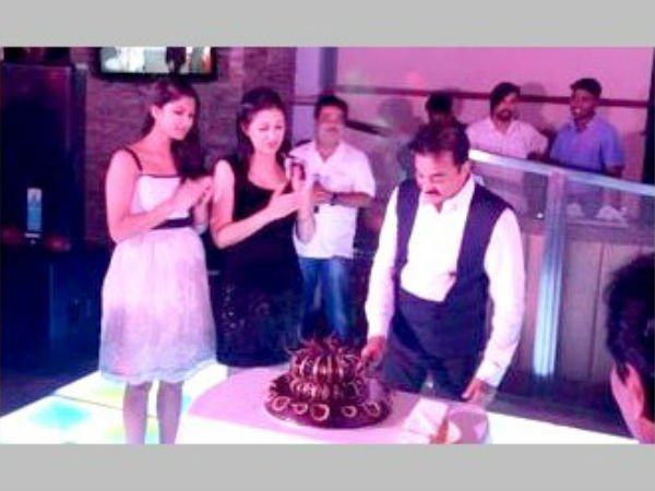 కమల్ హసన్ సూచన మేరకు అభిమానులు ఏర్పాట్లు 