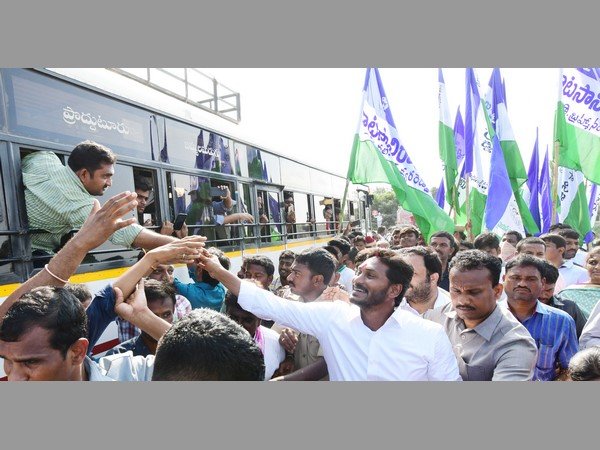 మహిళా సదస్సులో వరాల జల్లు