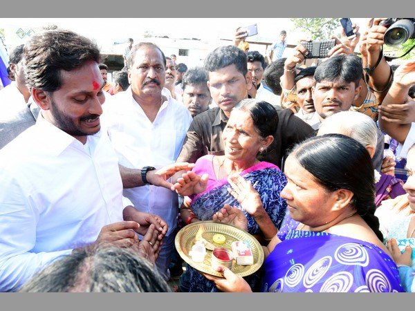 అనుమతి ఇచ్చారు కానీ, ఇదీ వైసిపి వాదన