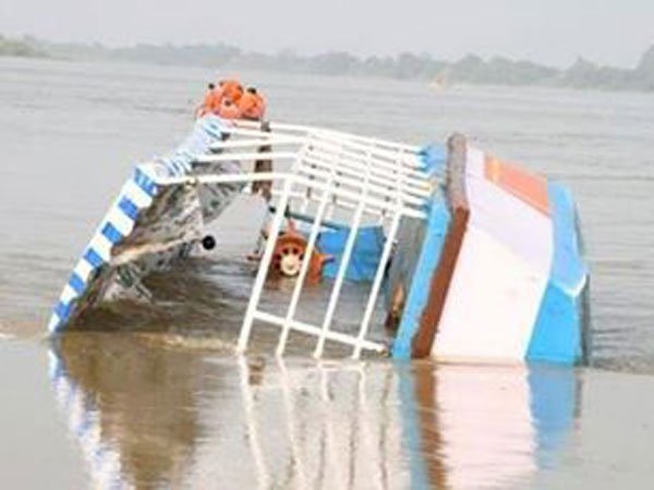 సాధారణ శాఖను కూడా చూసుకోలేకపోతున్నారు