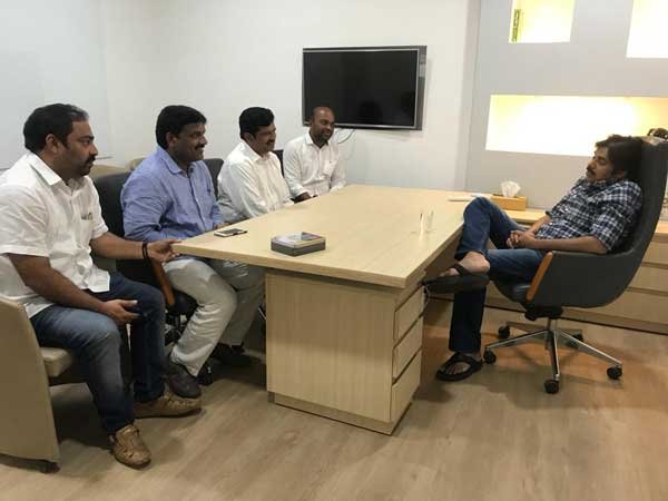  లండన్ నుంచి వచ్చాక ప్రజాయాత్ర నిర్ణయం